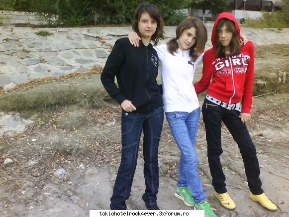 eo...cn altcineva=)) - zuzeleee deci d la stang la drept : eo ...Raluka - *..::Me, myself & I::..*