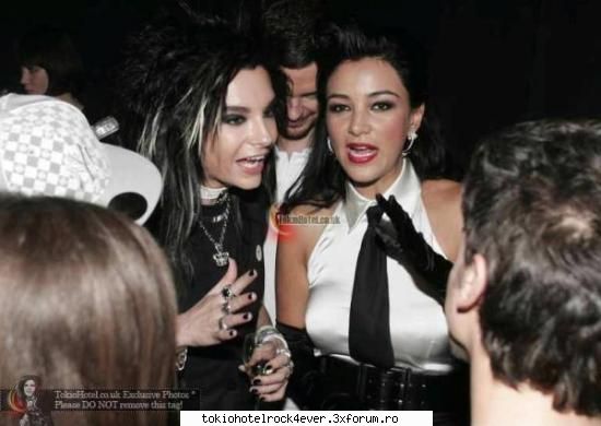 feteleeeee!?! - zici k e drogata aici nu alta - *..::Bill Kaulitz::..*
