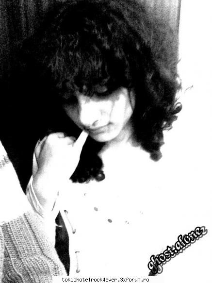 ghost.alone[ana-maria] - Buna ma numesc Ana-Maria,am 13 ani,sunt din - *..::Me, myself & I::..*