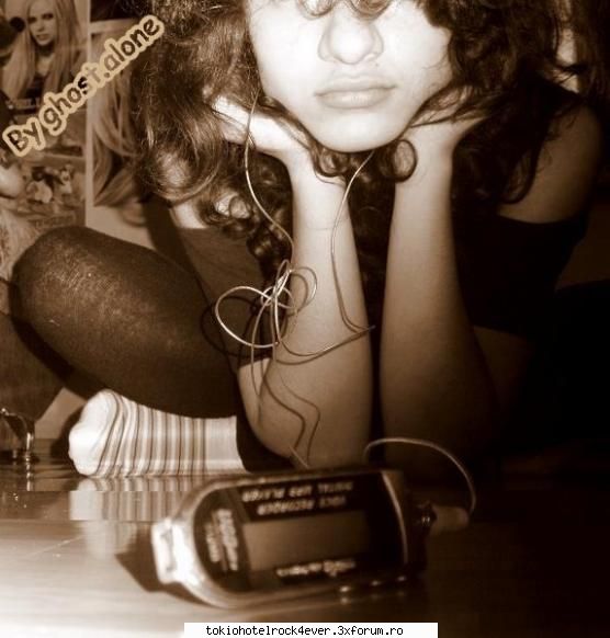 ghost.alone[ana-maria] - o poza de'a mea preferata:) oke..va pun next'ul - *..::Me, myself & I::..*