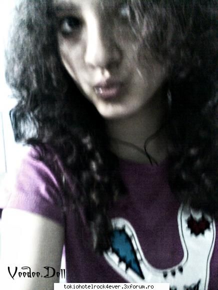 ghost.alone[ana-maria] - Multumesc:) ohh stiu ca am un par nebun - *..::Me, myself & I::..*