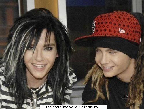 tzooooopel marpha :nebun:  :nebun: 


chair k se pricepe la toate :nebun: graffiti tom kaulitz