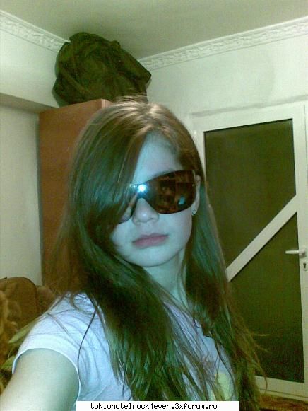 hello>:D< - uitatzi poza k mn - *..::Me, myself & I::..*