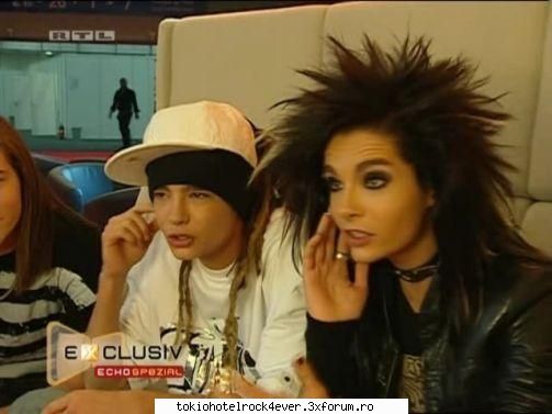 lagatura speciala dintre cei doi gemeni :D - ~~sw33t girl~~beste billu - *..::Bill & Tom Kaulitz::..*