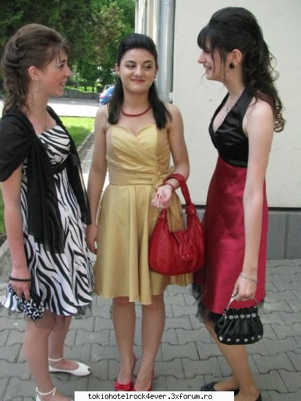 ~* madyku` *~ - faza era ca : marya: vreau poza cu mady buzz: ji - *..::Archive::..*