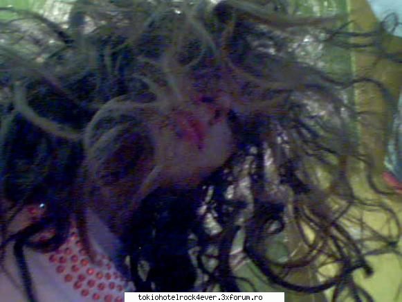 me:)....Claudia... - am uitat sa va zic ca am paru facut permanent - *..::Me, myself & I::..*