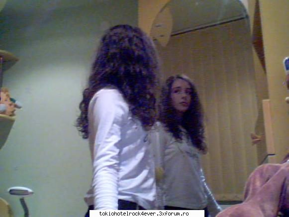 me:)....Claudia... - deci...aceasta e sora mea geamana - *..::Me, myself & I::..*