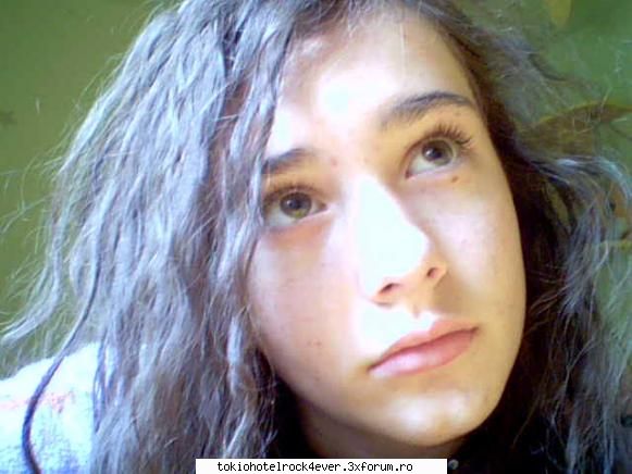 me:)....Claudia... - asta-i mai veche....de acum 3 luni - *..::Me, myself & I::..*