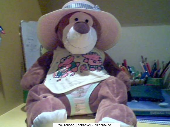 me:)....Claudia... - deci acesta e ursuletzul meeeeeeeeu :D il iubesc - *..::Me, myself & I::..*