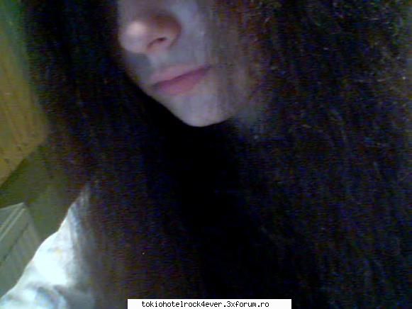 me:)....Claudia... - cea mai iemo poza pe care am putut-o face - *..::Me, myself & I::..*