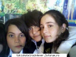 me:)....Claudia... - observati mutra Mariei - *..::Me, myself & I::..*