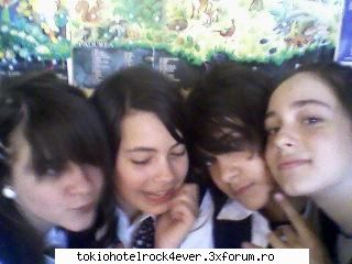 me:)....Claudia... - Corina ,maria,ioanna si eu - *..::Me, myself & I::..*