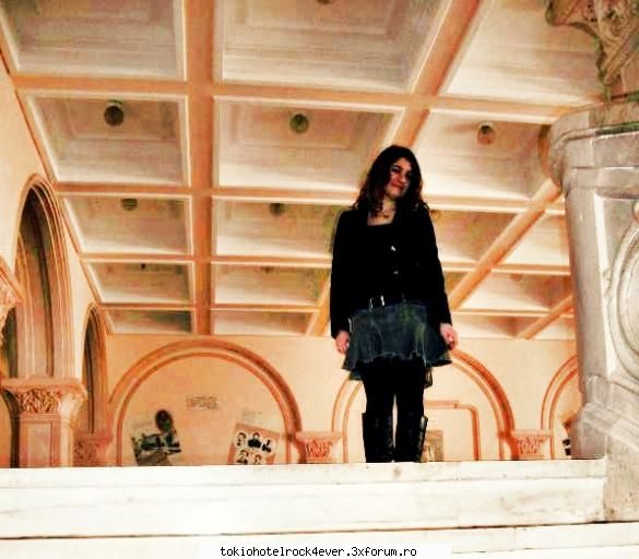 me...adik corinutza :) - vai multumesc fusta:> - *..::Me, myself & I::..*