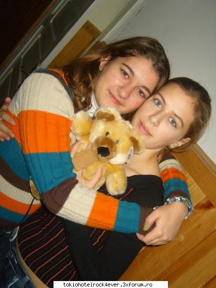me...adik corinutza :) - in judetul vaslui :D una cu m best friend :D - *..::Me, myself & I::..*