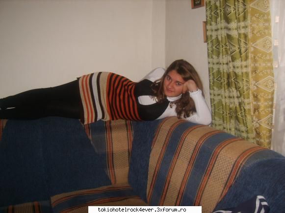 me...adik corinutza :) - asai..is superbi ochii ei..imi plac ff mult - *..::Me, myself & I::..*