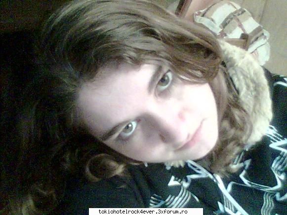 me...adik corinutza :) - nu prea imi place poza asta dar mc :D :*:* - *..::Me, myself & I::..*