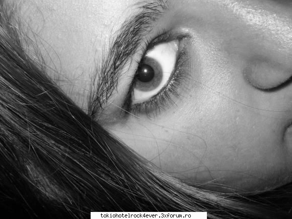 me...adik corinutza :) - ochiul meu ochios - *..::Me, myself & I::..*