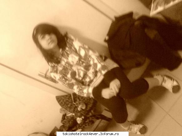 meh^^ - aa mi`am dat seama k a glumit app...e baiat? - *..::Me, myself & I::..*