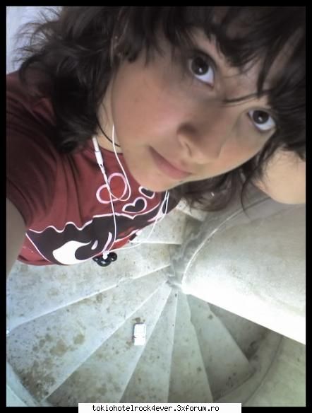 meh^^ - aaah,uite,mai aveti un pic si ma vedeti blonda:x - *..::Me, myself & I::..*