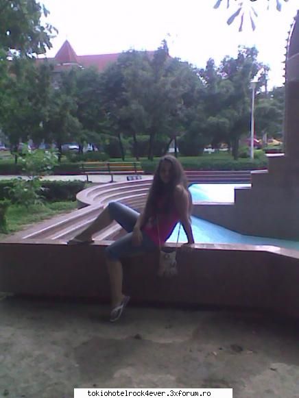 mihaelutza.:D - c mau injurat jandarmii k mam cocotzat p fantana - *..::Me, myself & I::..*