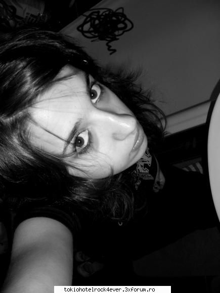 ....misfit...o_O.. - iar acum o poza cu mine - *..::Me, myself & I::..*