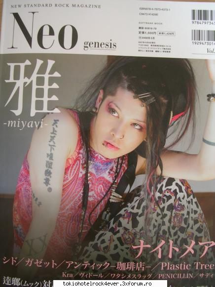 tipul asta e japonez , e hot... :nebun:  :nebun:  :nebun: il ador miyavi