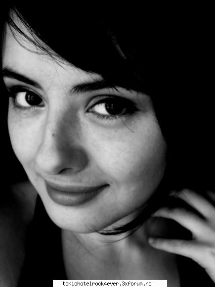 narcissa - aici eram black and white - *..::Me, myself & I::..*