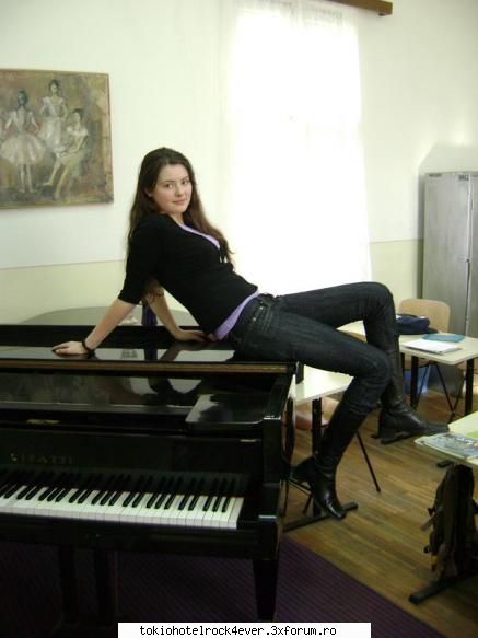 narcissa - am distrus pianul - *..::Me, myself & I::..*