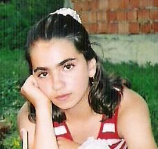 noi... - sal ma numesc bianca am 12 ani sunt din roman jus - *..::All about us::..*