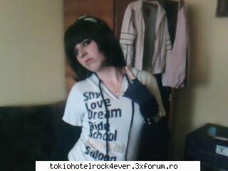 noi... - Pey.....Ma numesk Evelina,am 13 ani,sunt din - *..::All about us::..*