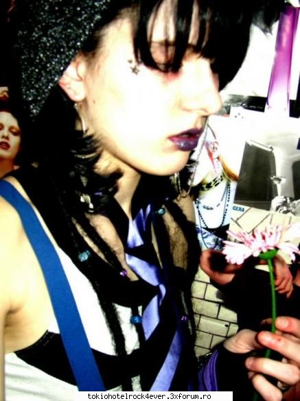 o nowa povestioara - �●๋�♫~I see bubbles~♫�● - *..::FanFiction Archive::..*