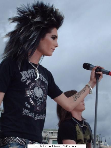 oh lala:o:o - doamne eu mam facut rosie da fata lasatil in pace - *..::Bill Kaulitz::..*