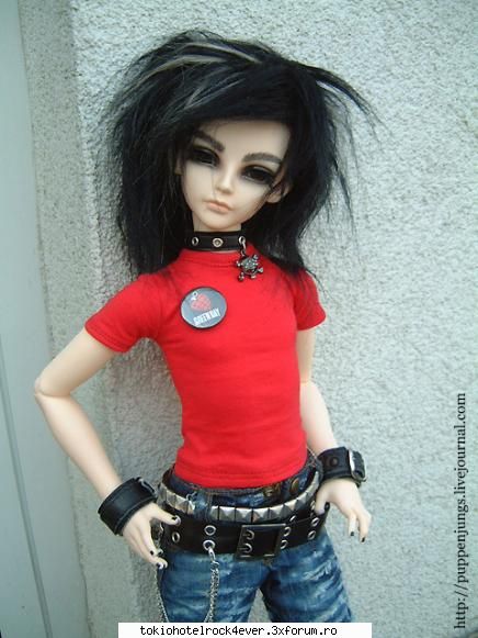 papusik...Billu!!!! :X:X:X - mai am o poza cu papusa Bill...luata acu` 3 zile - *..::Bill Kaulitz::..*