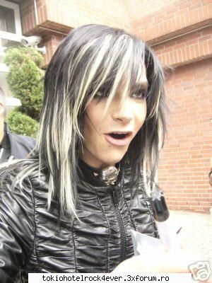 ~~poze haioase cu TH~~ - bill fa nebbuno nu mai lesina atata si zbiera ca - *..::Bill & Tom Kaulitz::..*