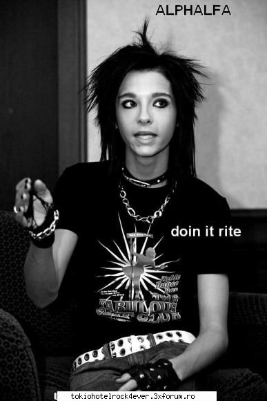 ~~poze haioase cu TH~~ - B: asa km sponeam Tom a fcto cu 25 d fete... T - *..::Bill & Tom Kaulitz::..*