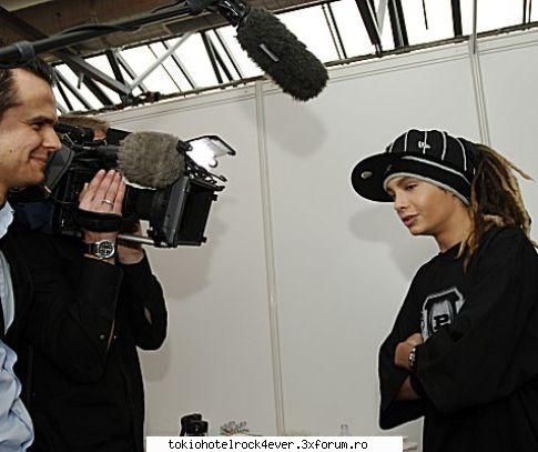 ~~poze haioase cu TH~~ - reporter: si tom,este aedvarat ca inca mai porti - *..::Bill & Tom Kaulitz::..*