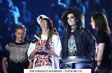 ~~poze haioase cu TH~~ - Tom: DA LA DRAQ AM CASHTIGAT!....184648 de - *..::Bill & Tom Kaulitz::..*