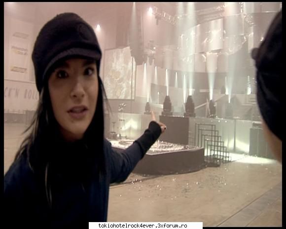 ~~poze haioase cu TH~~ - bill si filmeaza acolo, face sex tom cu o tipa la - *..::Bill & Tom Kaulitz::..*