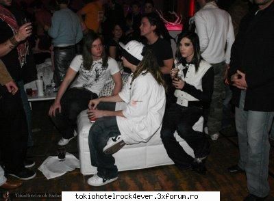~~poze haioase cu TH~~ - ultima pe ziua de azi! bill , miam gasit noua - *..::Bill & Tom Kaulitz::..*