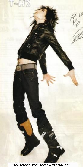 ~~poze haioase cu TH~~ - bill: pff, al naibii vant...ma ia pe sus...stiam - *..::Bill & Tom Kaulitz::..*