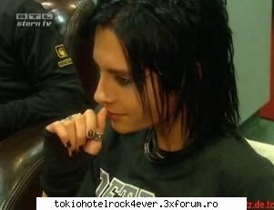 ~~poze haioase cu TH~~ - bill: buuuuunnn, am mankt,am baut...mai sunt 3 - *..::Bill & Tom Kaulitz::..*