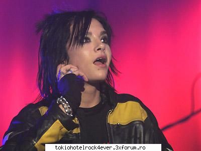 ~~poze haioase cu TH~~ - (in casca): bill aqm trebuie sa canti schrei - *..::Bill & Tom Kaulitz::..*