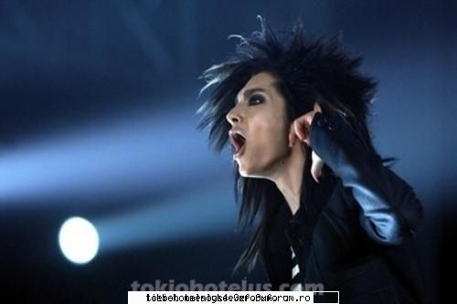 ~~poze haioase cu TH~~ - Bill: Tom esti nebun? faci dunga dunga cu tipa - *..::Bill & Tom Kaulitz::..*