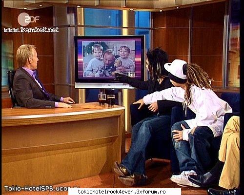 ~~poze haioase cu TH~~ - Bill: ala eram eu! Tom: nu ala eram eu! Bill: ba - *..::Bill & Tom Kaulitz::..*