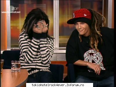 ~~poze haioase cu TH~~ - tom: ce-ai ma ce-ai patzit? bill: se uita tipa - *..::Bill & Tom Kaulitz::..*