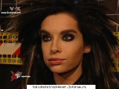 ~~poze haioase cu TH~~ - o fana: beel dami un autograf! beel: ok da ma - *..::Bill & Tom Kaulitz::..*