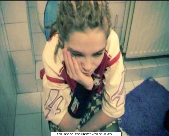 ~~poze haioase cu TH~~ - b: toooooom!!! unde ejti bah! vino incoace!!! t - *..::Bill & Tom Kaulitz::..*