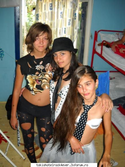 poze trasnite si haioase!! - aici puteti sa bagati pozele voastre tasnite si - *..::All about us::..*