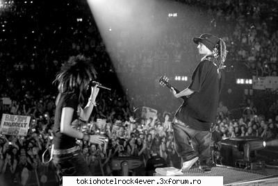 poze twincest :D - vreau si eu la concert - *..::Bill & Tom Kaulitz::..*
