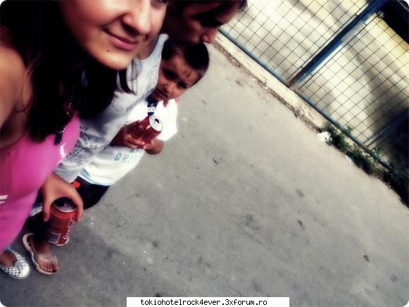wtf???...click ;):P - ce se uita Darius cu privirea lui de copil - *..::Me, myself & I::..*